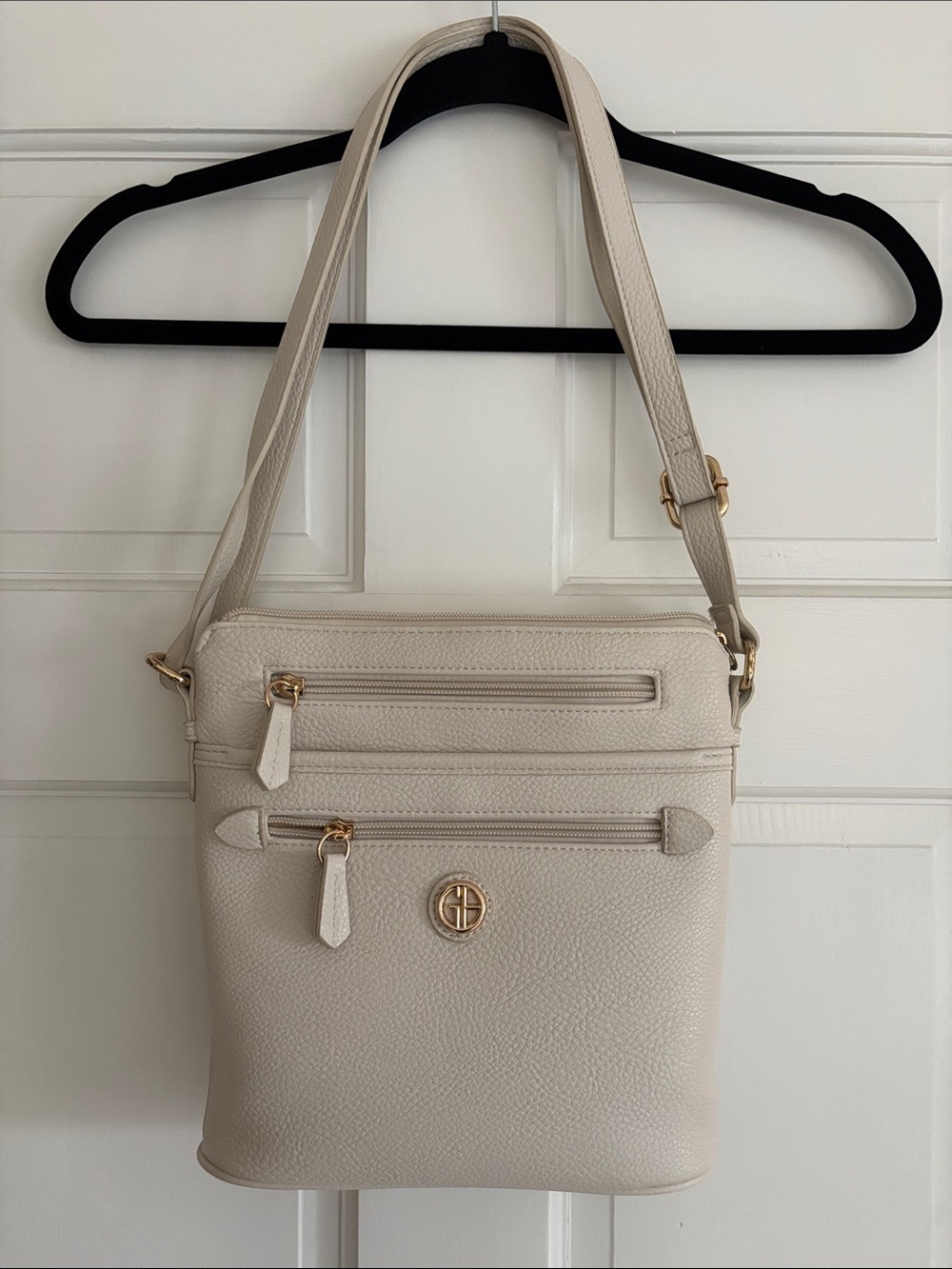 Giani Bernini Pebbled Cream Shoulder Crossbody with Gold Hardware